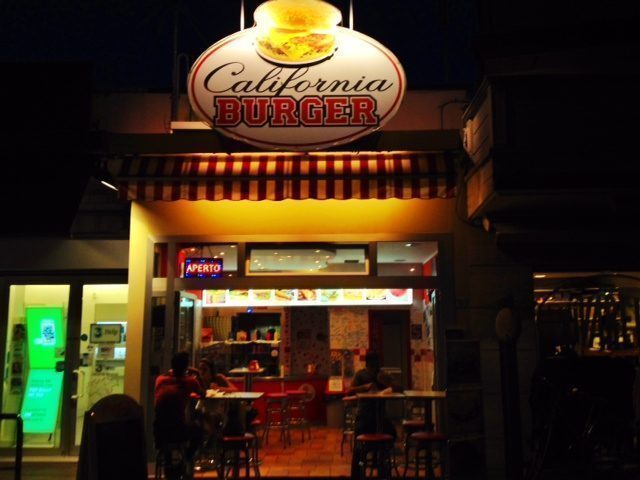california-burger-esterno