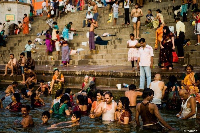 Varanasi, in India in barca sul Gange - Viaggi Low Cost