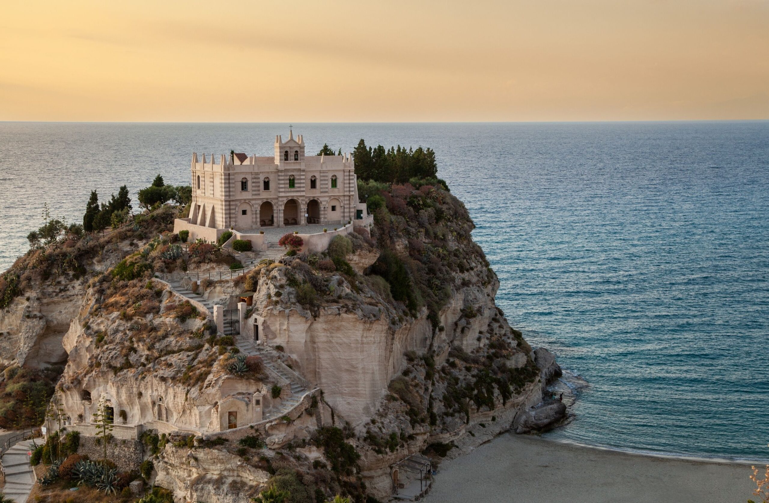 Estate In Italia Le 5 Mete Di Mare Da Raggiungere In Treno Viaggi 