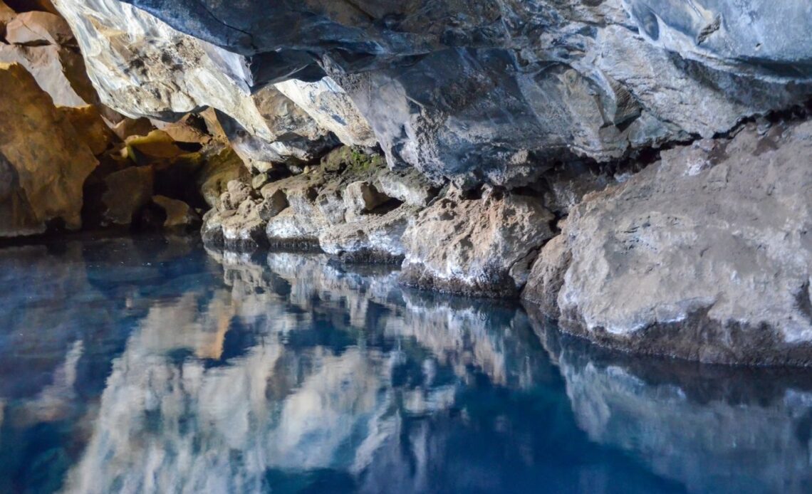 grotta geotermica islanda